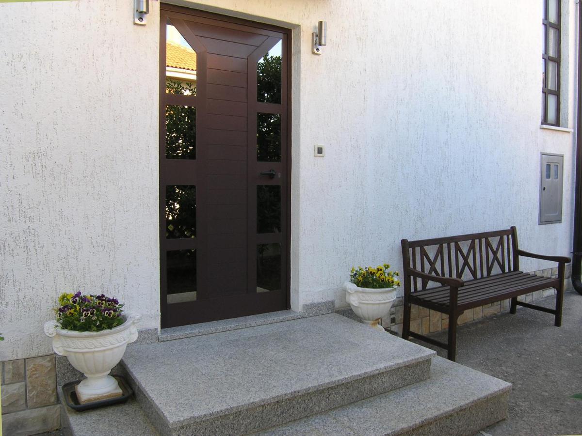 Apartments Mari With Terrace Baška Екстериор снимка