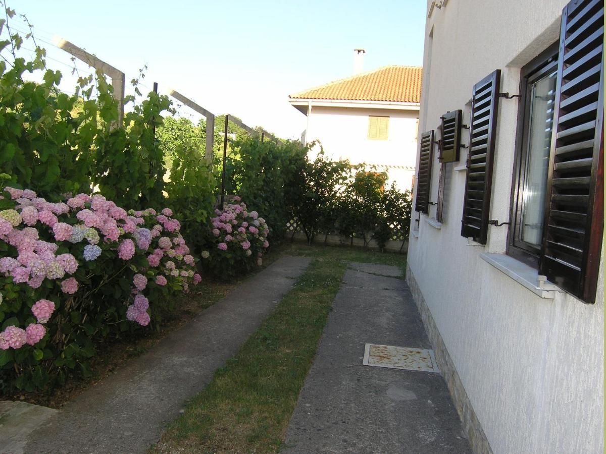 Apartments Mari With Terrace Baška Екстериор снимка