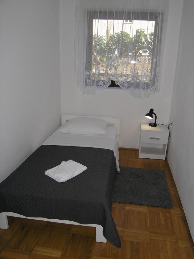 Apartments Mari With Terrace Baška Екстериор снимка